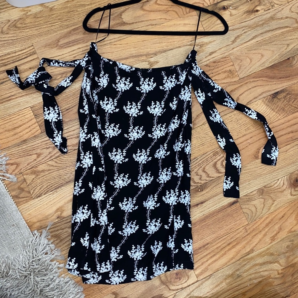 Black Dainty Hooligan flower print dress